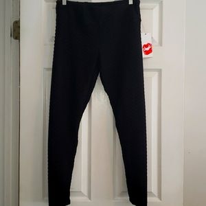 Hot Kiss 💋 Leggings Textured Black